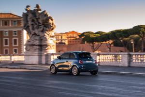 Fiat 500 la Prima 2020 года 